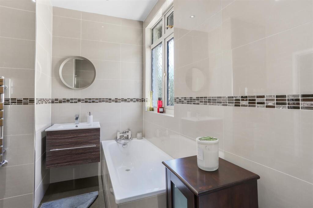 630631790 - 195 Woodcote Road, SM6 12.jpg