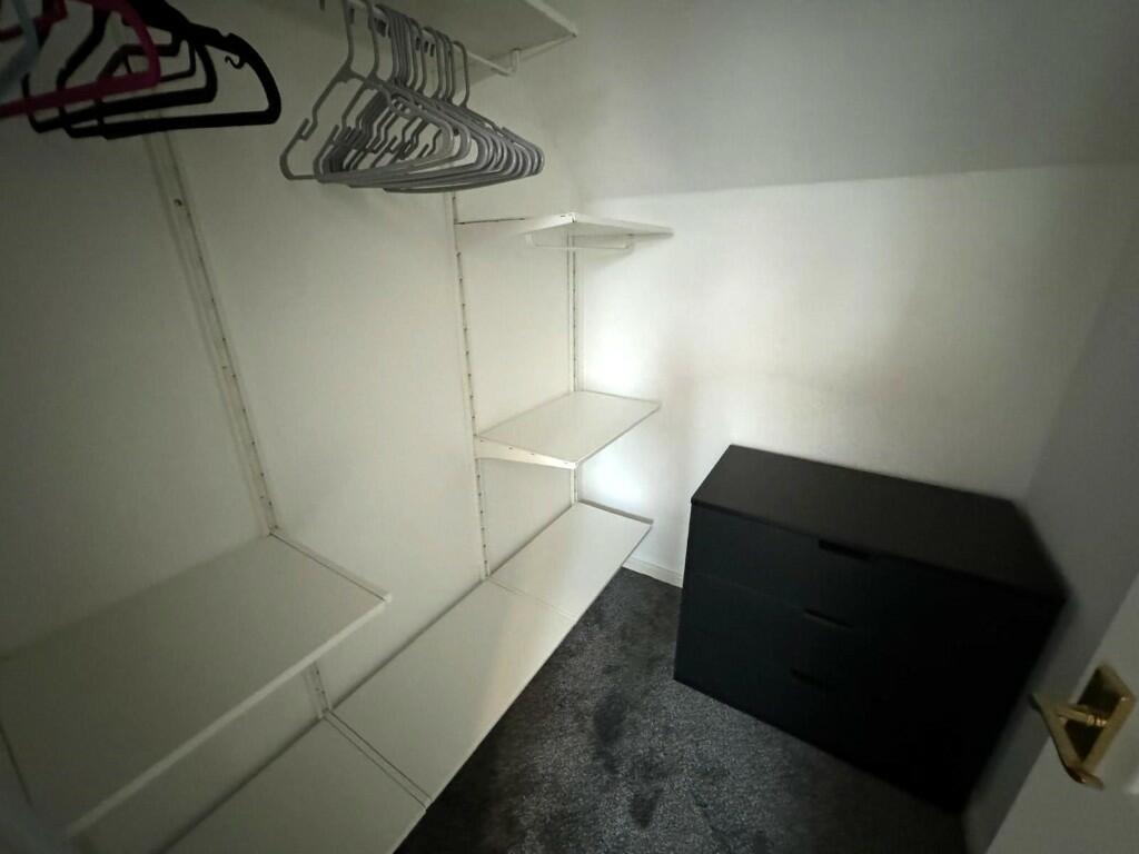 WALK IN WARDROBE