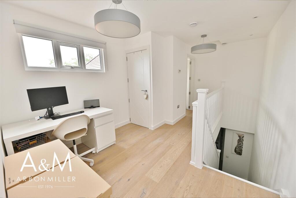 LANDING/OFFICE AREA