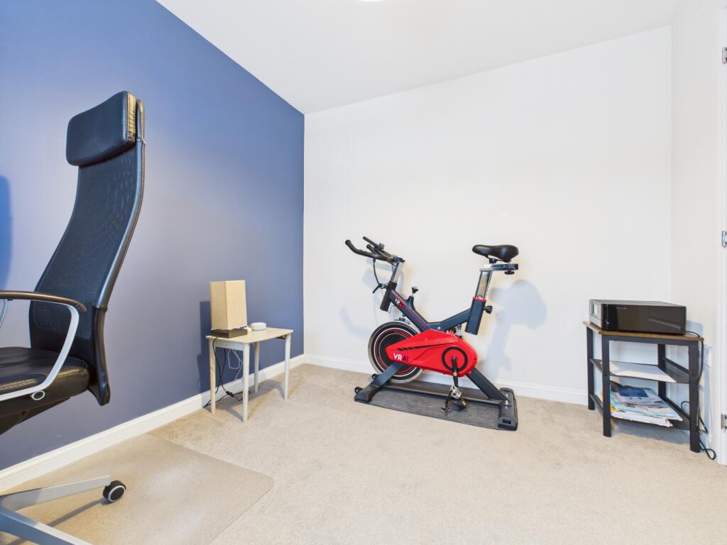 CAM03729G0-PR0154-STILL020