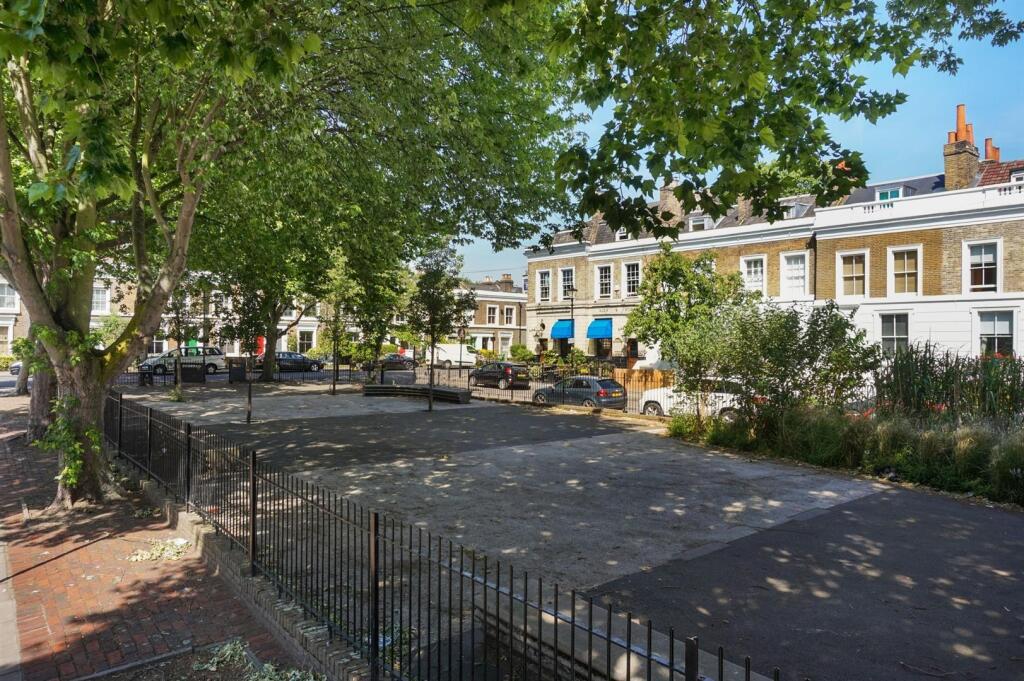 Trinity Gardens Square (2).jpg