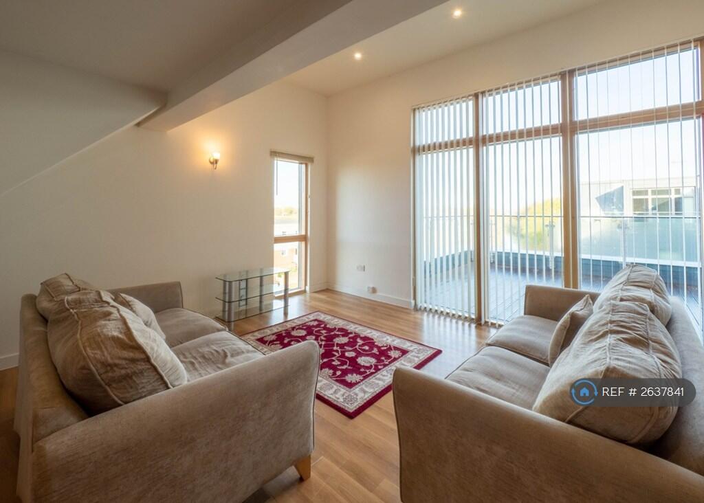 Kitchen / Lounge