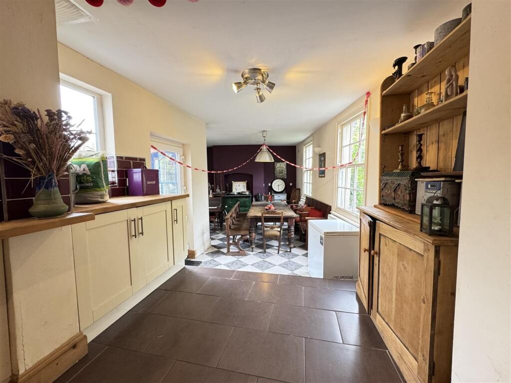 IMG_0993 (Large).JPG