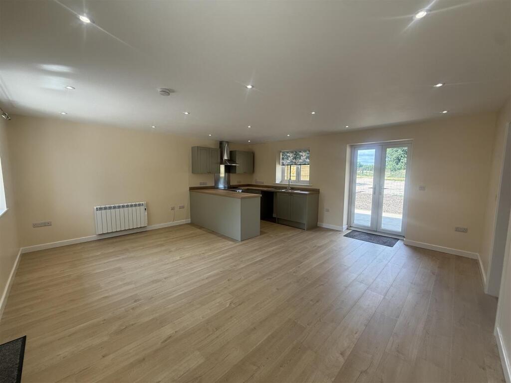 Living Room/Kitchen