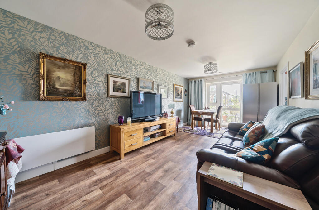 1297551-12-683863...