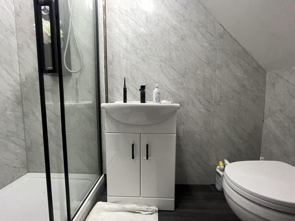 En-suite bathroom