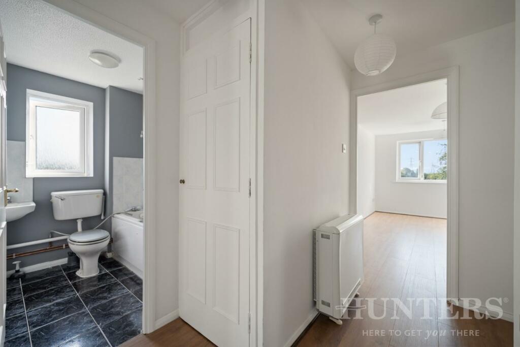 75 Bream Close N17 9DG-5.jpg