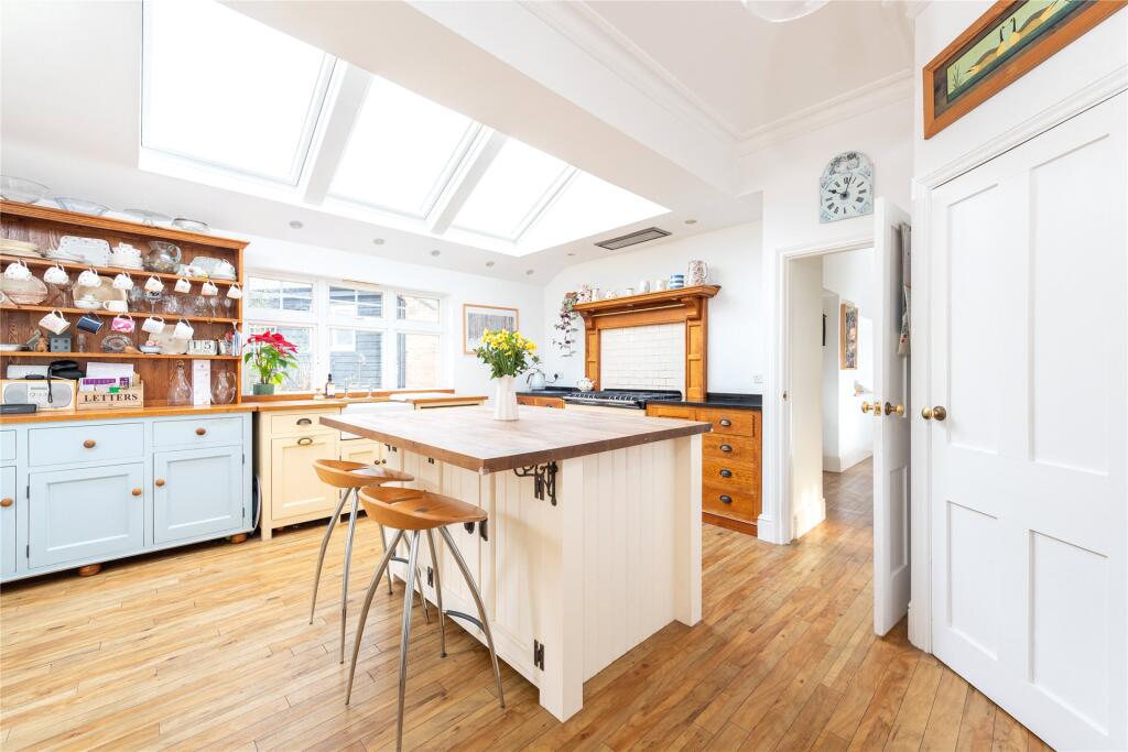 Kitchen/Breakfast