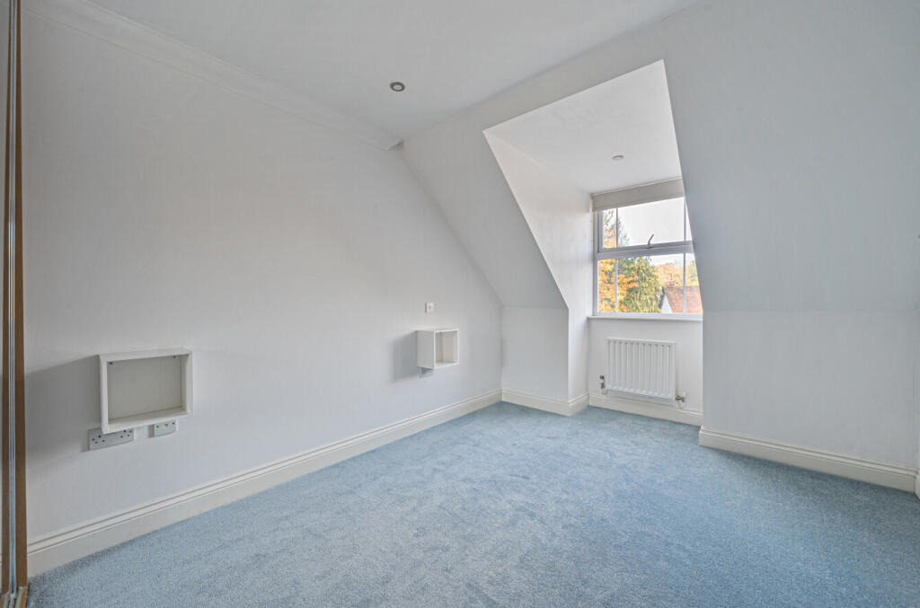 1373416-22-6909cf...