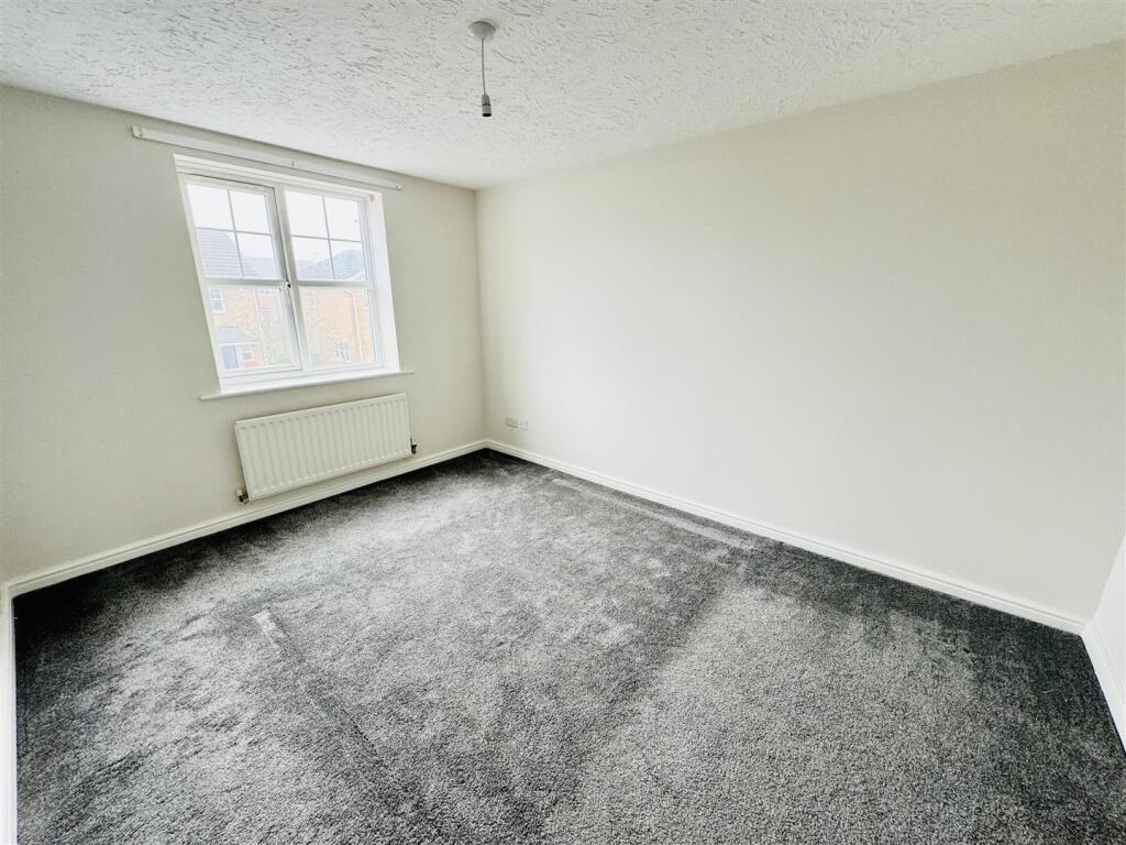 applemead bedroom..jpg