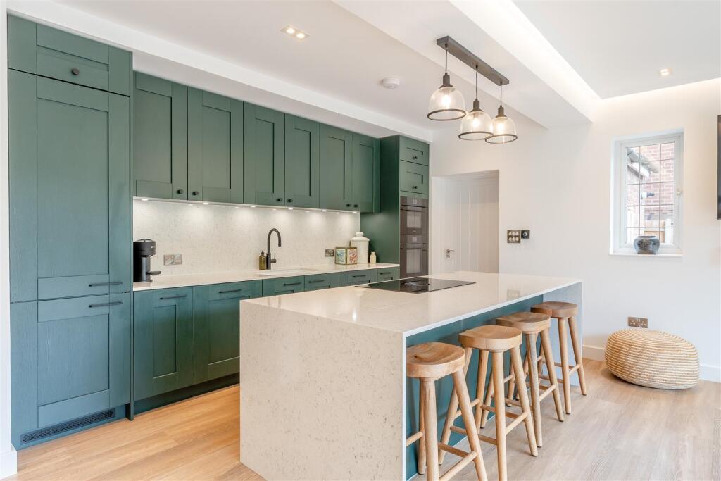 8658705-interior22.jpg