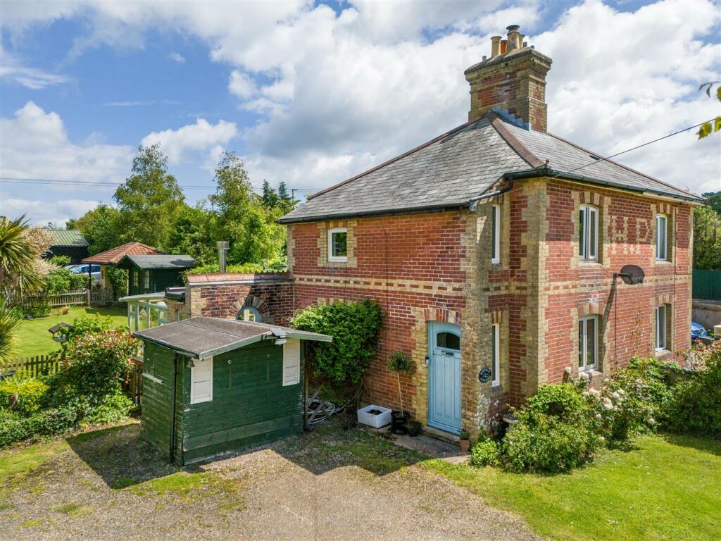 2 Binfield Cottages.jpeg