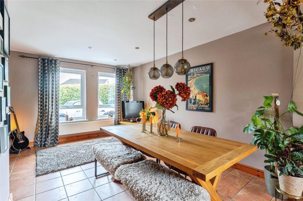 Kitchen/ Dining Room