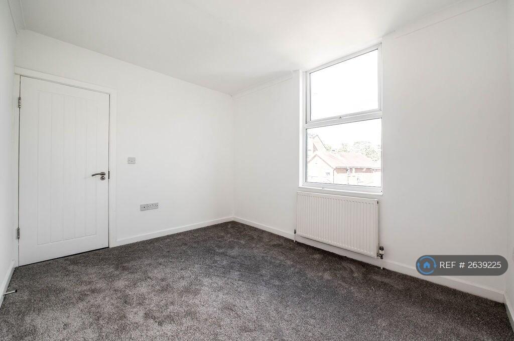 Living Room Or 3rd Bedroom - Now Furnished