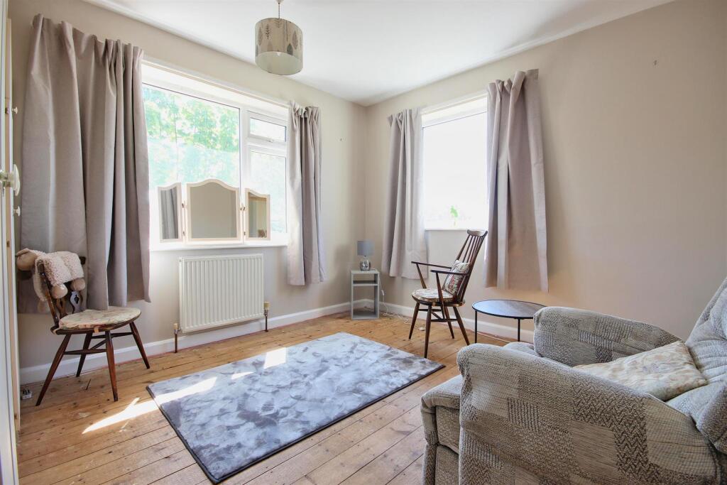 BEDROOM 2