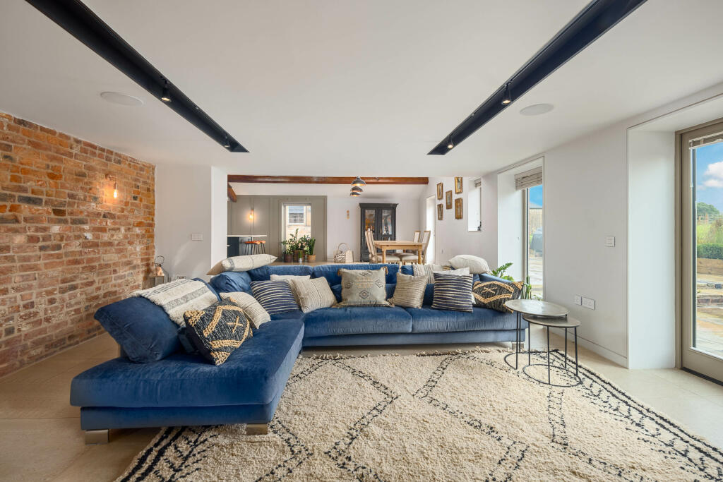 20231011-1125_Maison Haus - Blakeley Stables, Knut