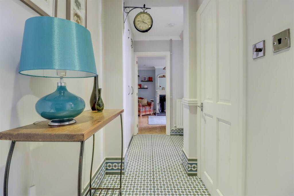 WESTHILL INSIDE-7.jpg