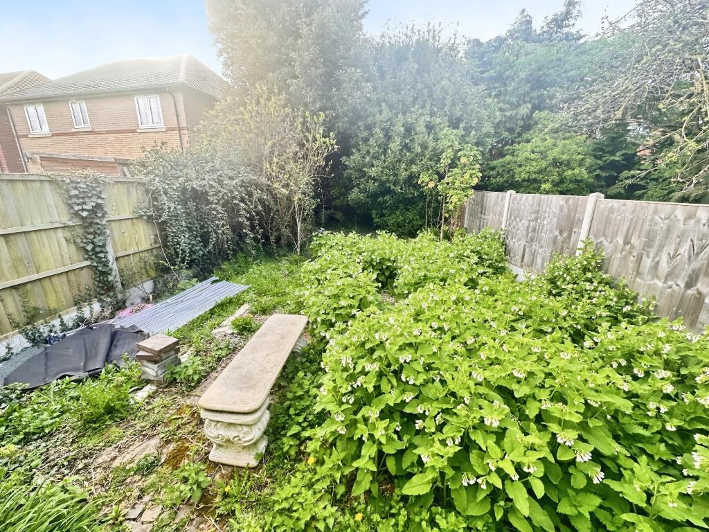 Private Rear Garden Addtional Land