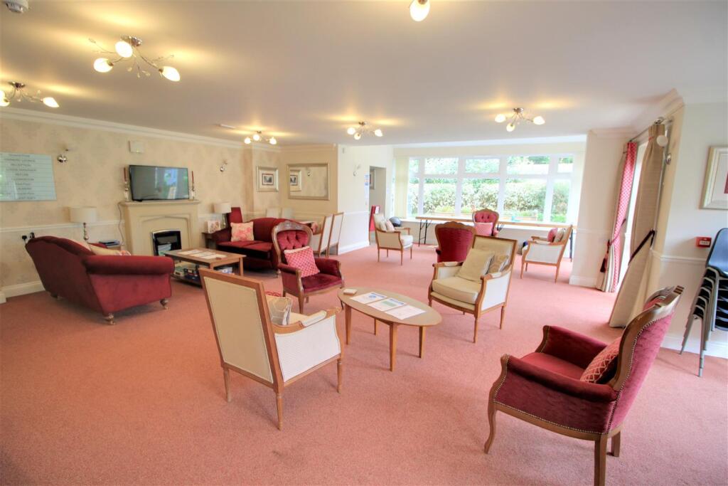 Owners Lounge.jpg