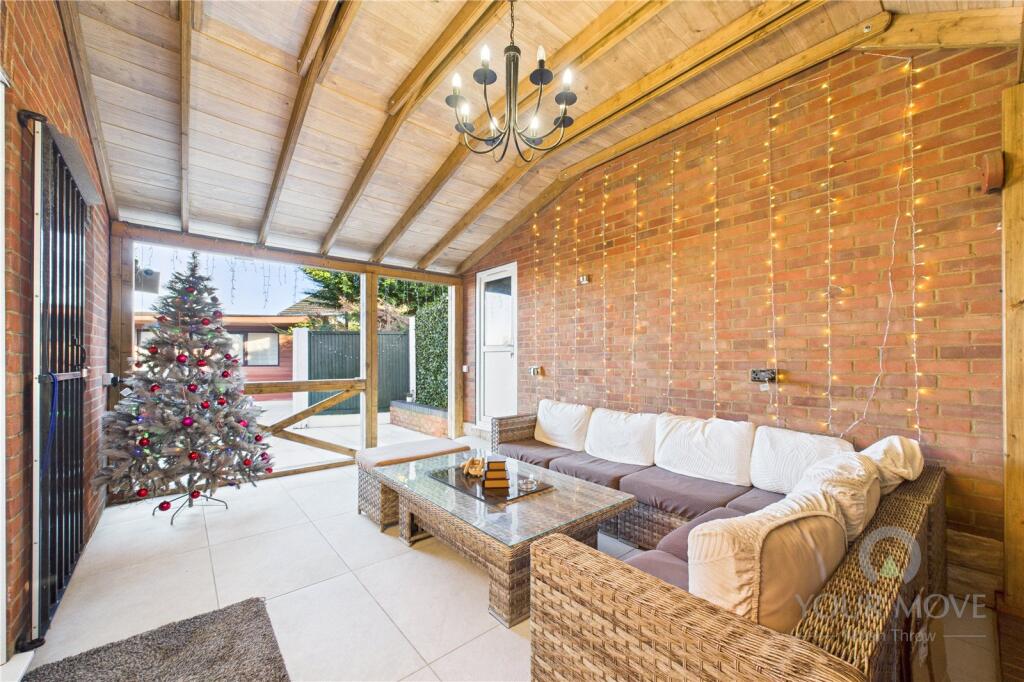 Floribunda Drive, Roselands, Northampton, NN4