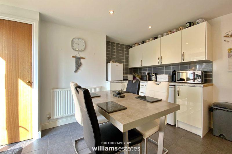 Flat 1 Kitchen