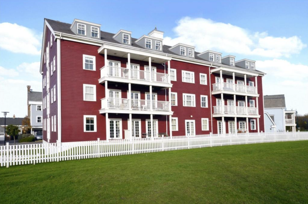 Lewiston Close Side