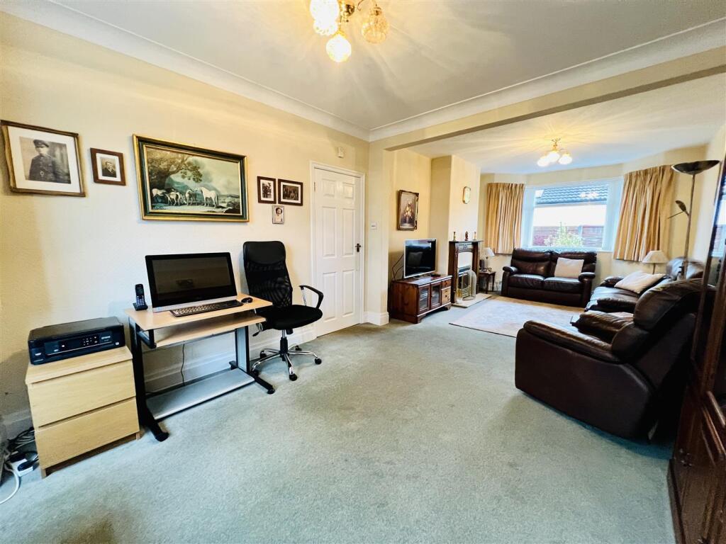 Living and Family Room 3