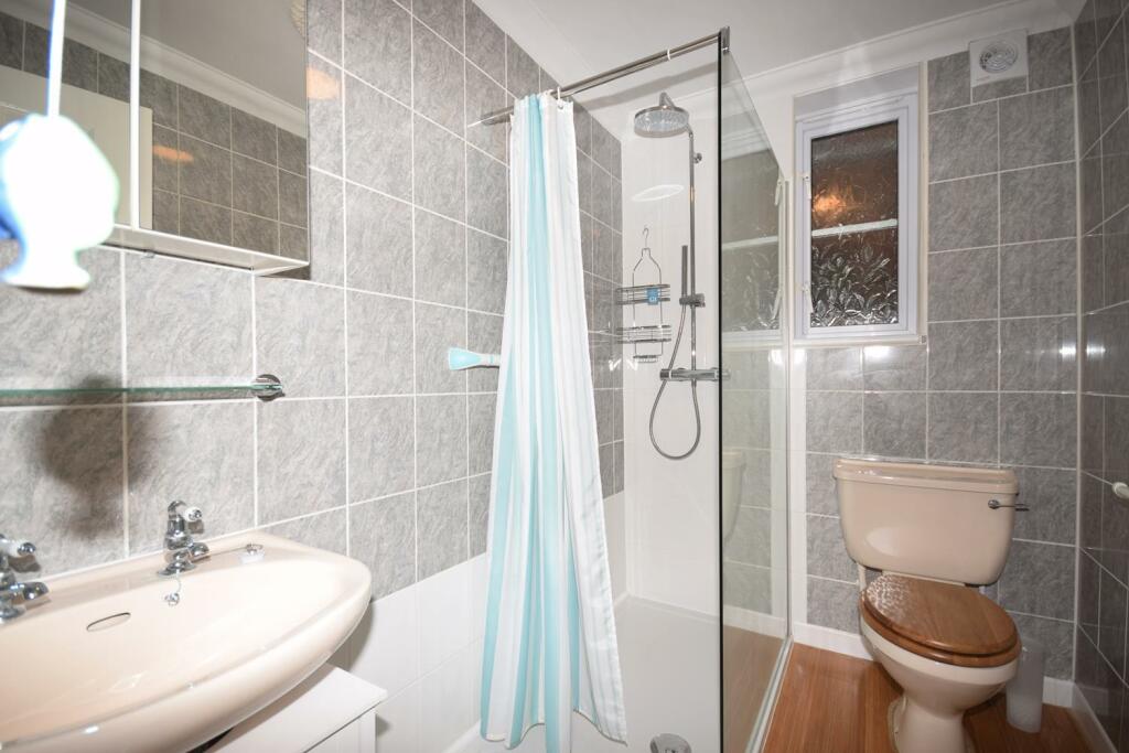 Shower Room.JPG