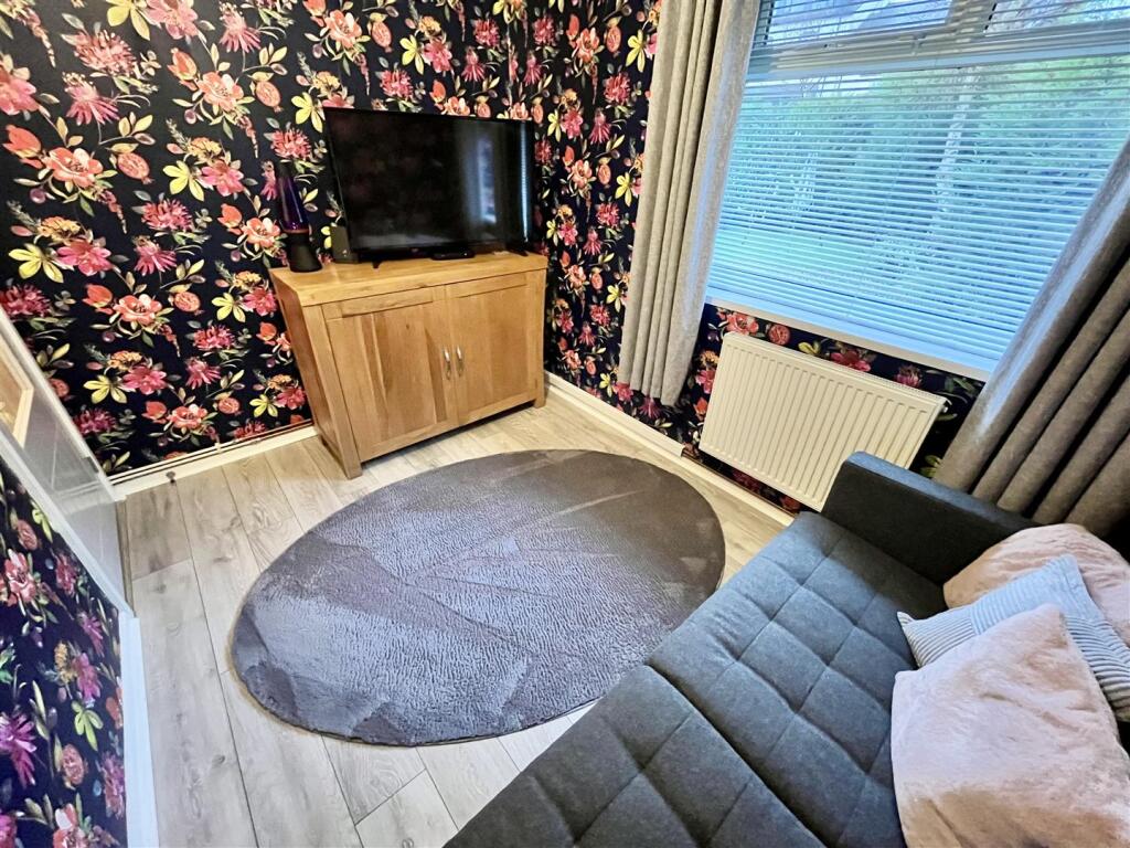 Sitting Room/Bedroom Five