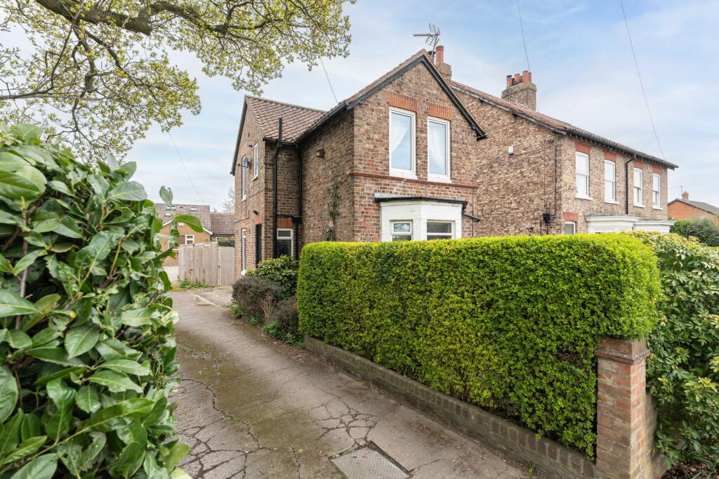 Wetherby Road, Rufforth, York, YO23 3QB