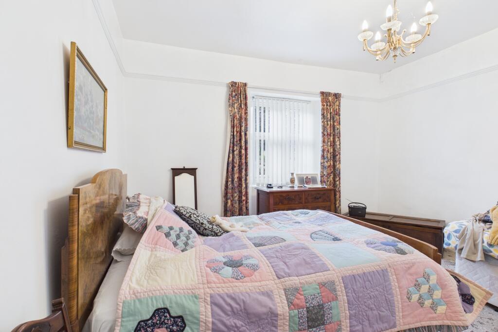 CAM04201G0-PR0068-STILL007