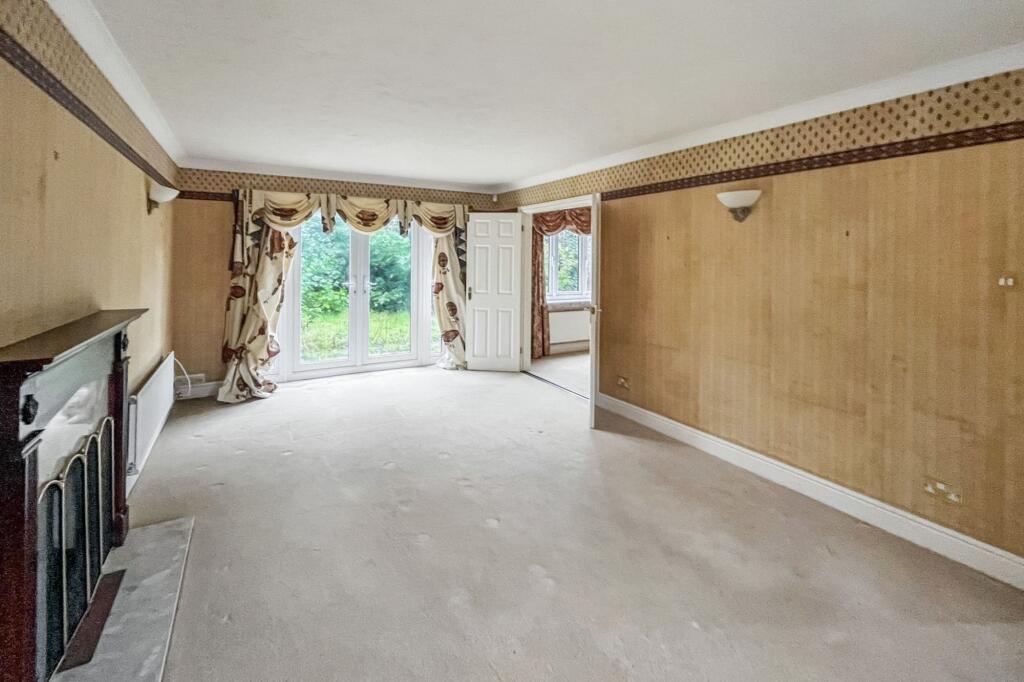 1 Deacon Place, Caterham, Surrey, CR3 5FN