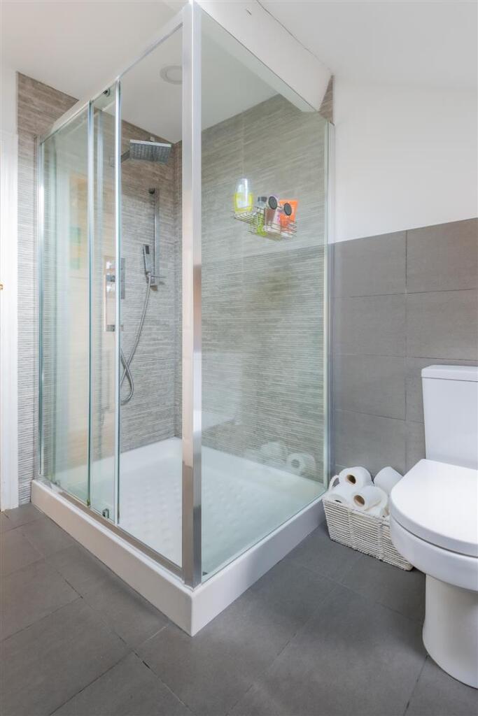 Kingsland Road 13-17.jpg