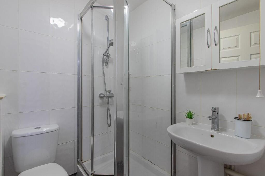 Miskin Street 114 NEW-13.jpg