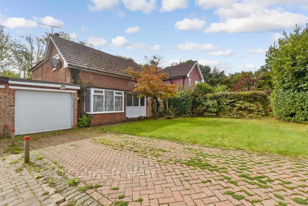 Driveway/Parking
