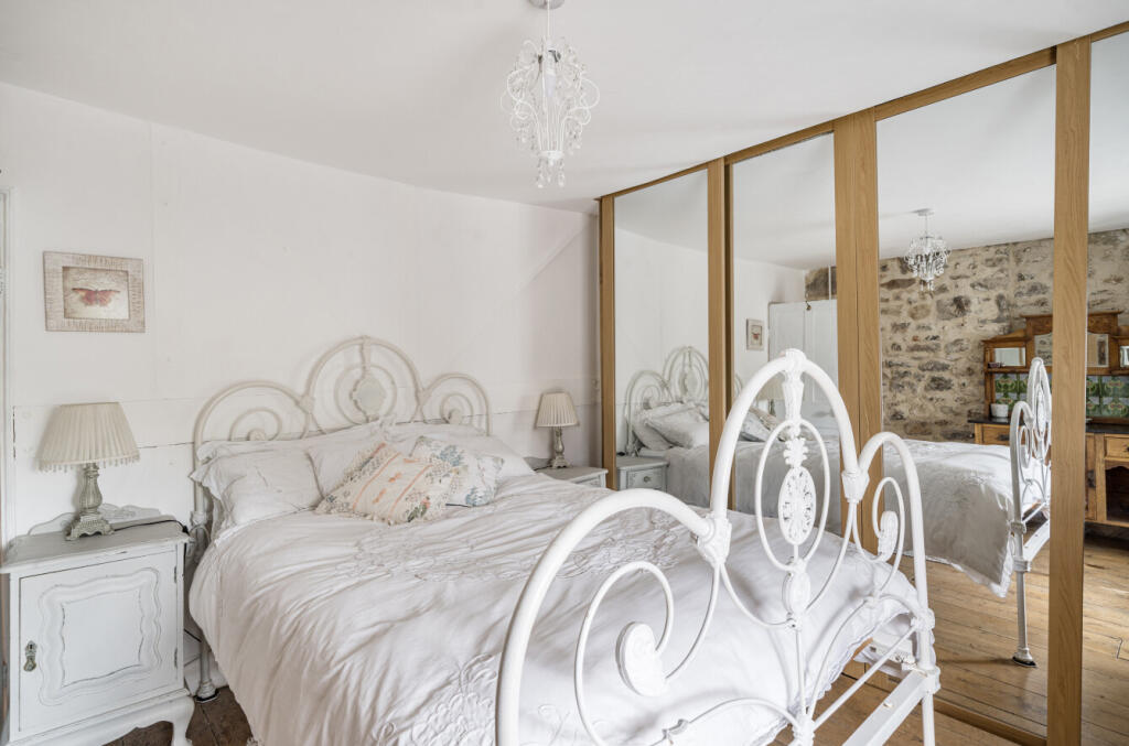 1333014-17-6891d8...