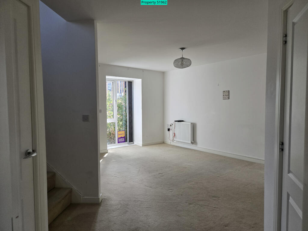 Ground - Living room Side Aspect