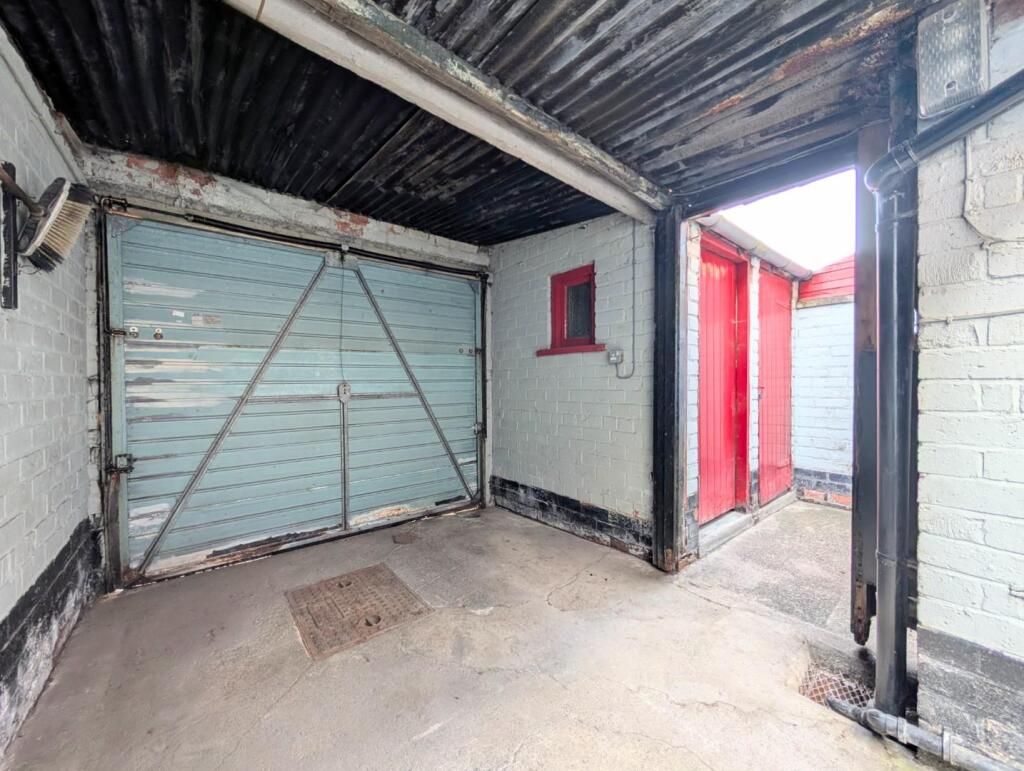 Parking &amp; brick stores