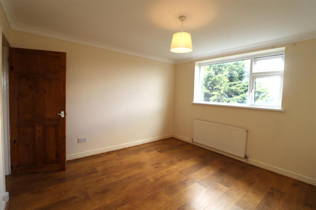 Bedroom 1.JPG