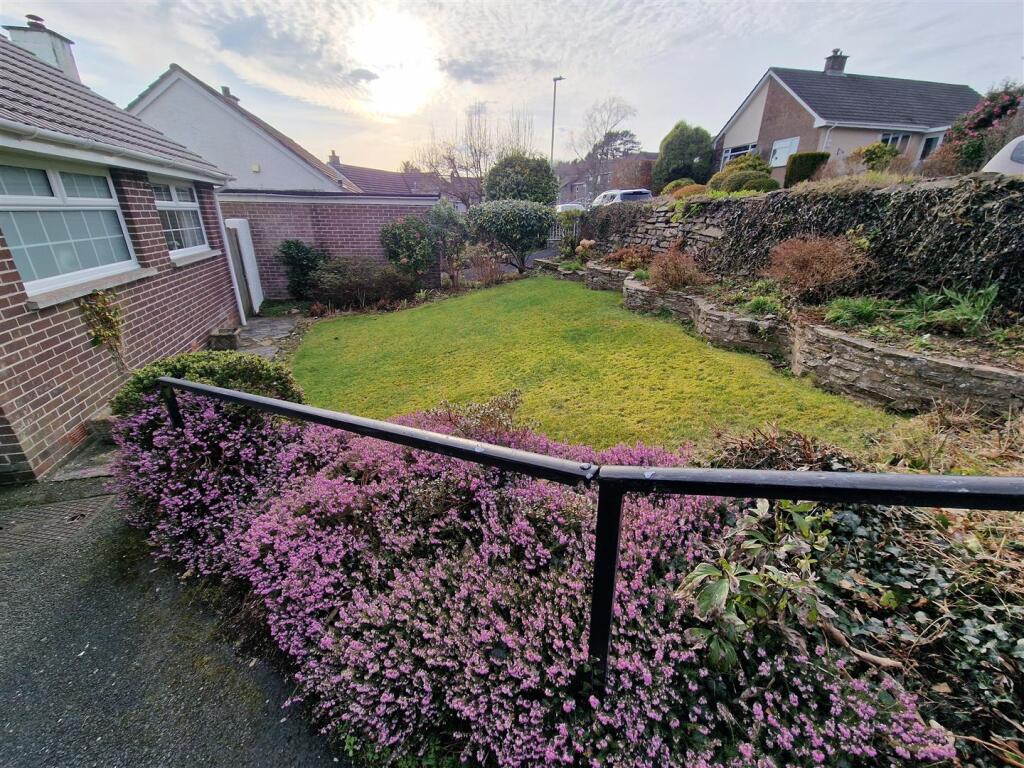Front Garden.jpg