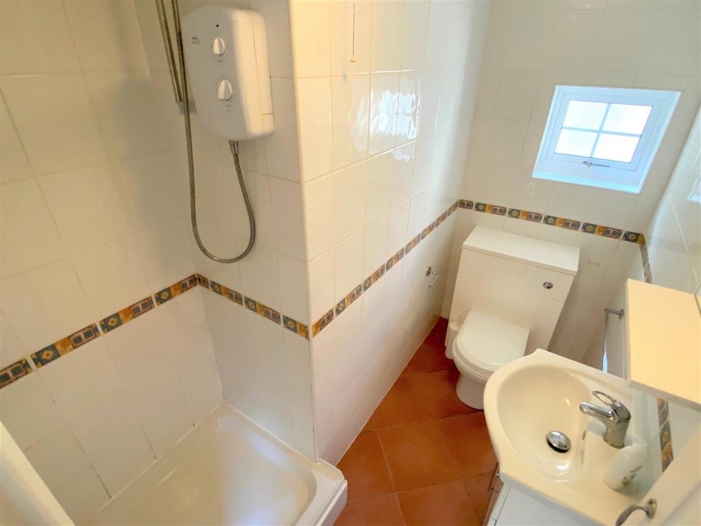 The Cottage, 72-74 Fore Street Shower Room
