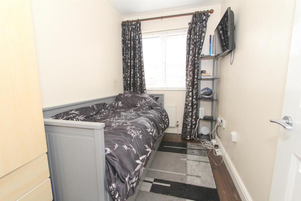 bed 3.jpg