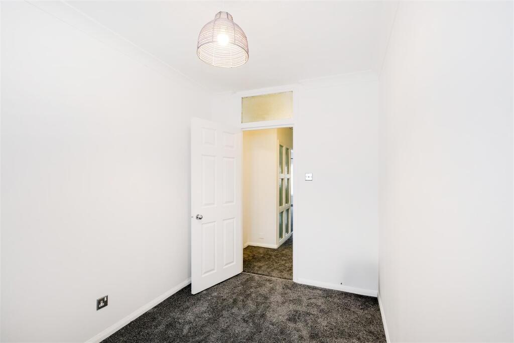 Flat 3, 23 Aldersbrook road-5.jpg