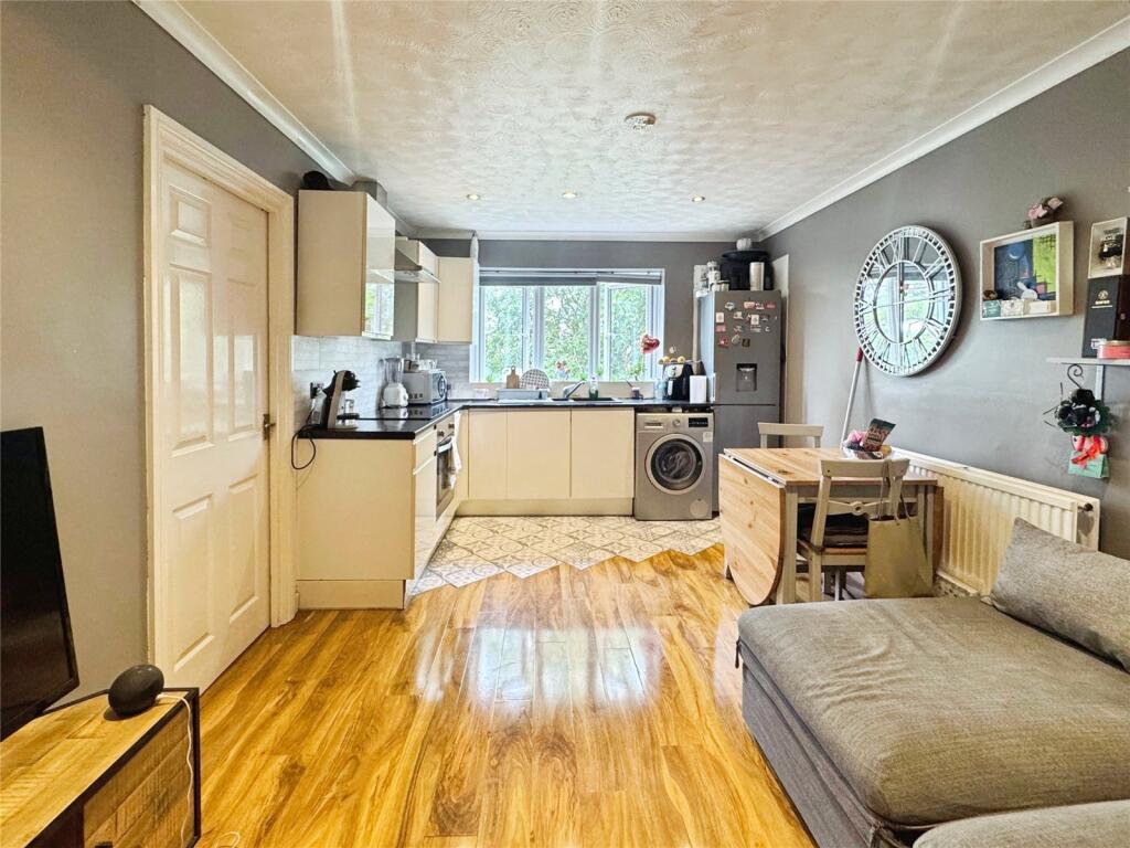 Lounge/Kitchen