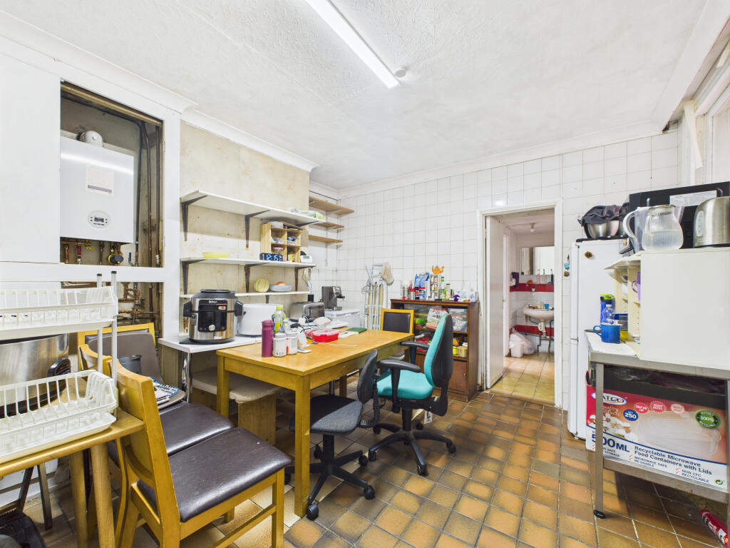 CAM02909G0-PR0430-STILL014