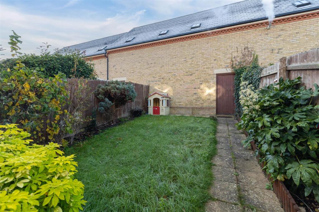 SOUTH FACING GARDEN