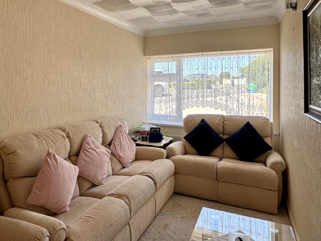 Bedroom/Sitting Room