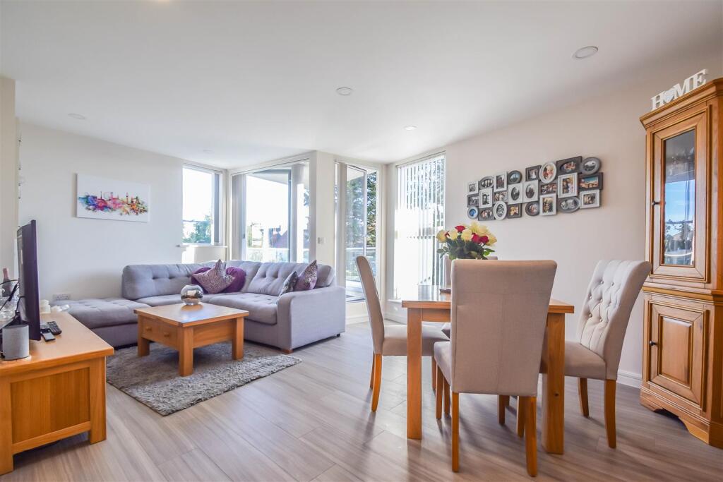 Kitchen - Lounge - Diner (2).jpg