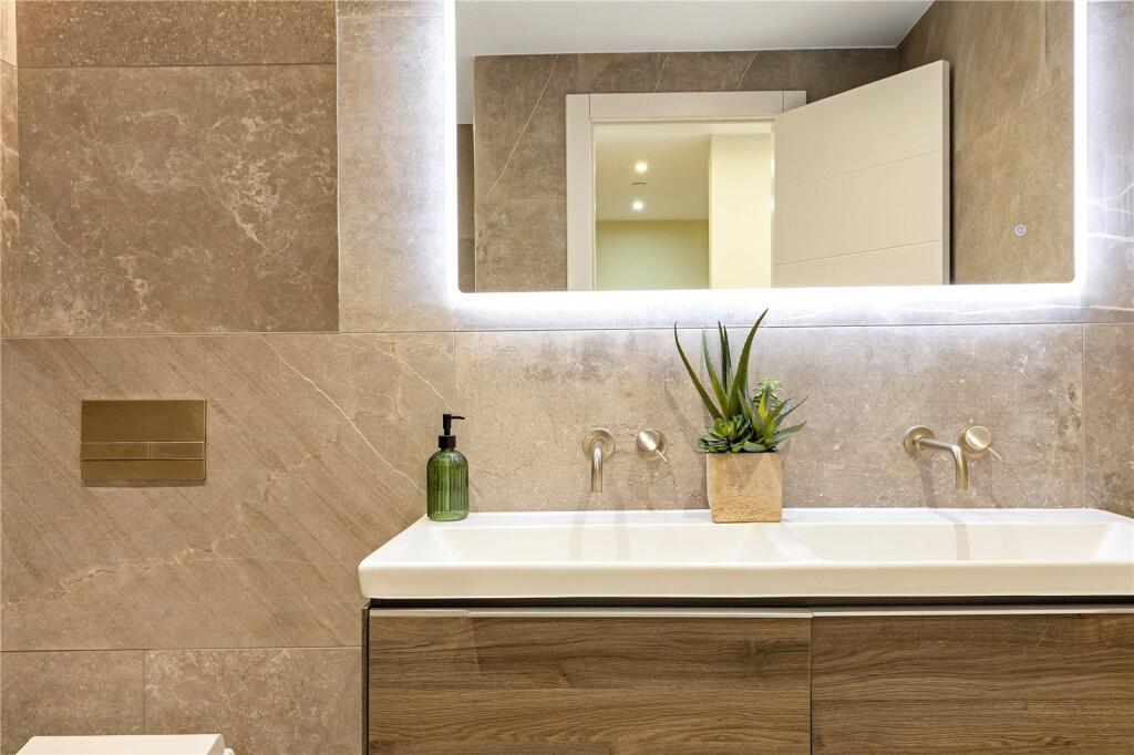 Primary Ensuite