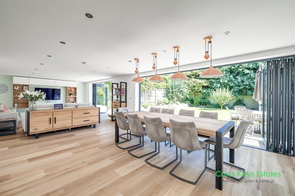 Open Plan Living Room / Kitchen